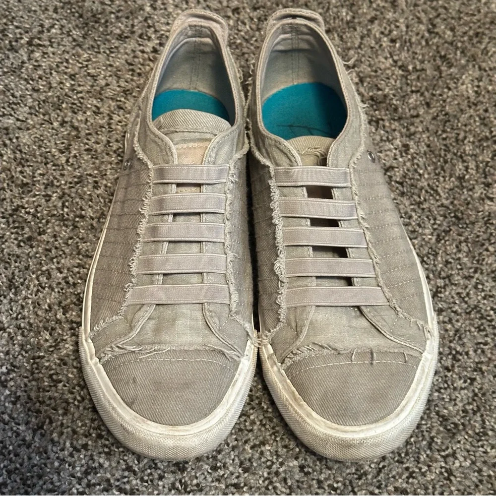 Blowfish Sneakers Tan Beige Slip On‎ Shoes 8 Distressed
